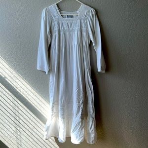 Vintage white cotton gown The 1 for U szXS